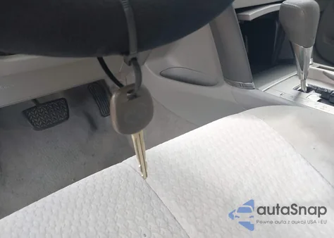 2010 Toyota Camry Le z USA, uszkodzony, nr VIN 4T1BF3EK7AU543080